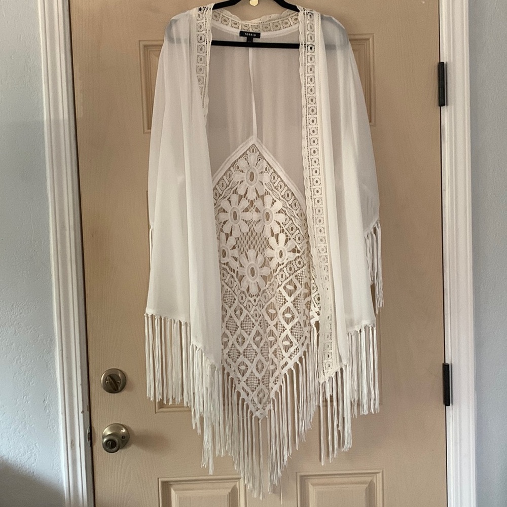 White crochet fringe kimono